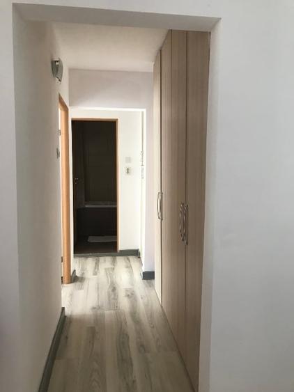 Apartament cu 3 camere decomandat, mobilat în Decebal