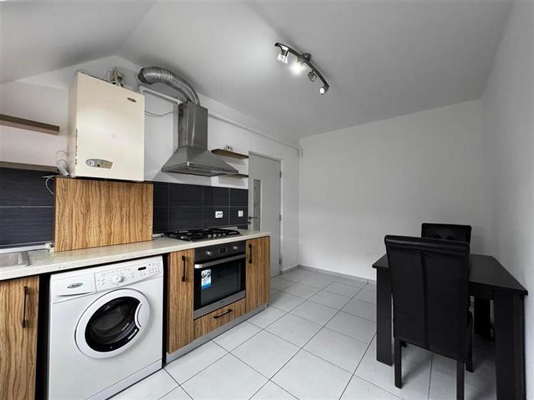 Apartament cu 3 camere semidecomandat, mobilat în Mănăștur