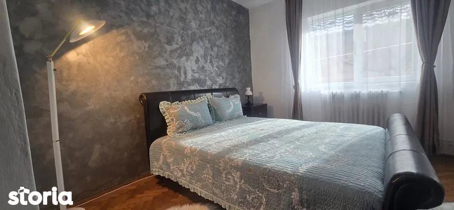 Apartament cu 4 camere în Central