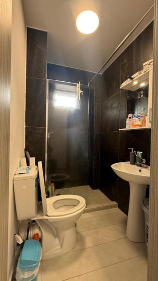 Apartament cu 2 camere decomandat, mobilat în Est