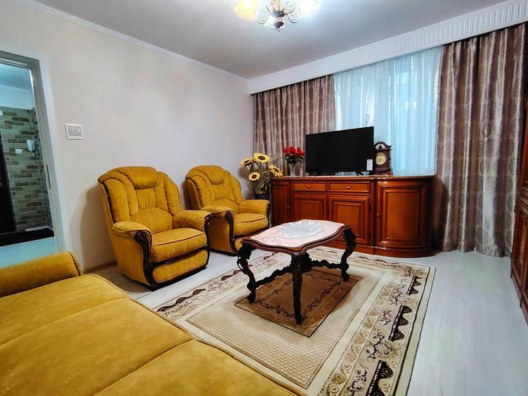 Apartament cu 3 camere decomandat în Central