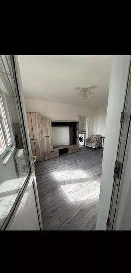 Apartament cu 2 camere semidecomandat, mobilat în Rahova
