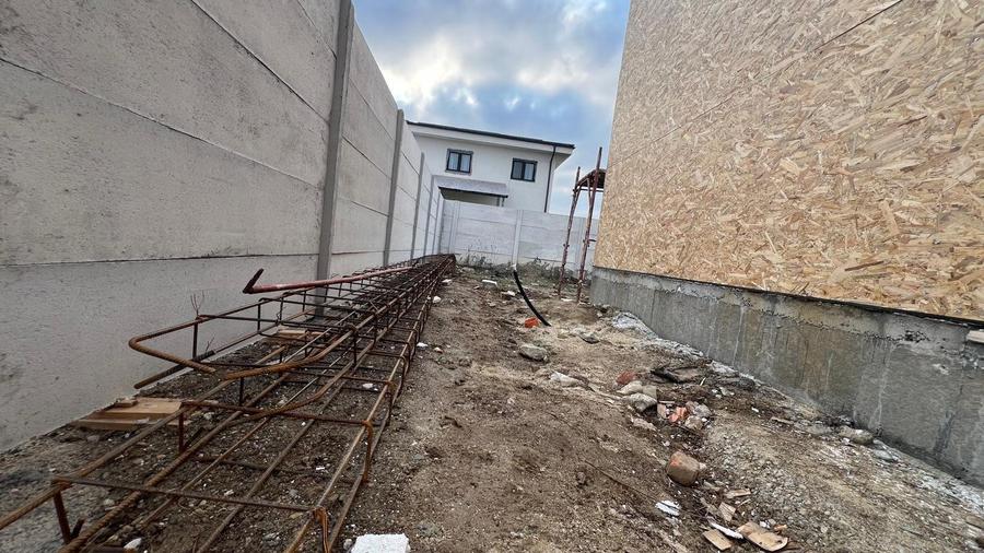Casă individuală cu 3 camere cu Canalizare în Olteni