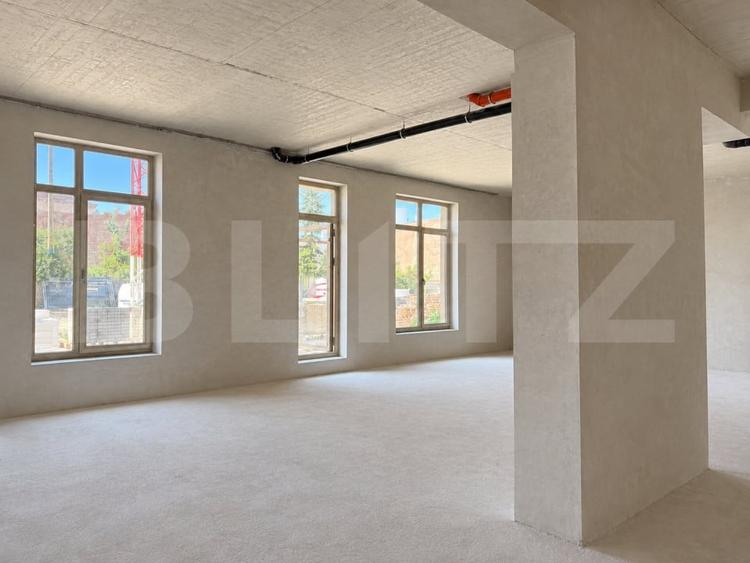 Spațiu comercial, de 162.53999328613 mp, în Mărăști