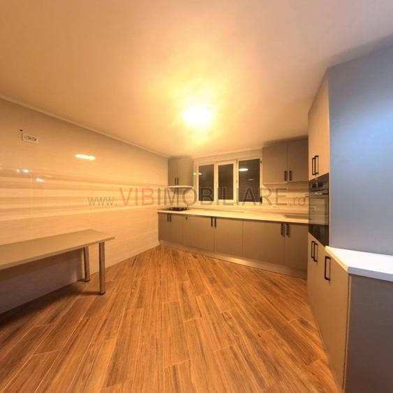 Casă cu 9 camere cu Piscina în Dristor