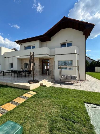 Casă individuală cu 6 camere cu Canalizare în Moșnița Nouă