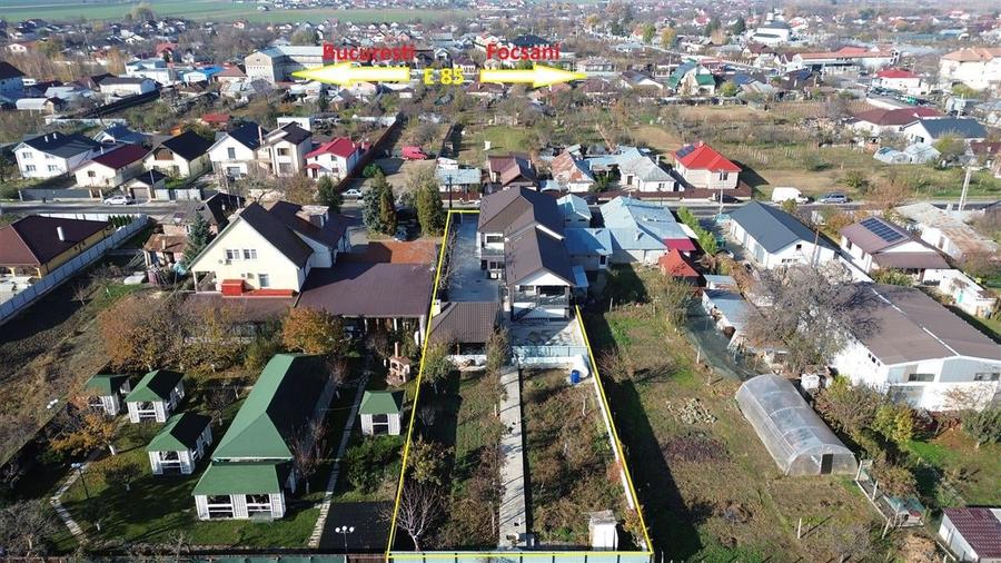 Casă individuală cu 9 camere cu Canalizare în Exterior Sud