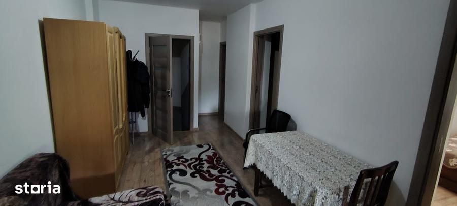 Casă cu 5 camere cu Teren 250 Mp în Central