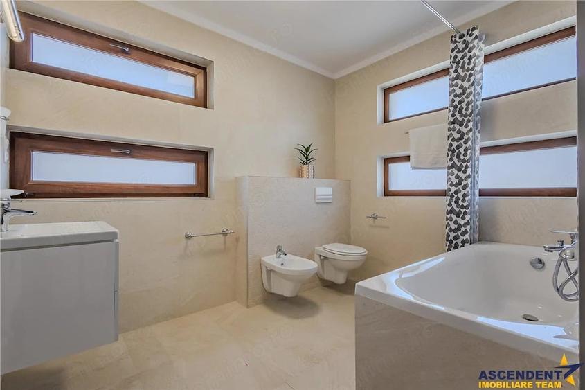 Casă cu Teren 333 Mp în Noua