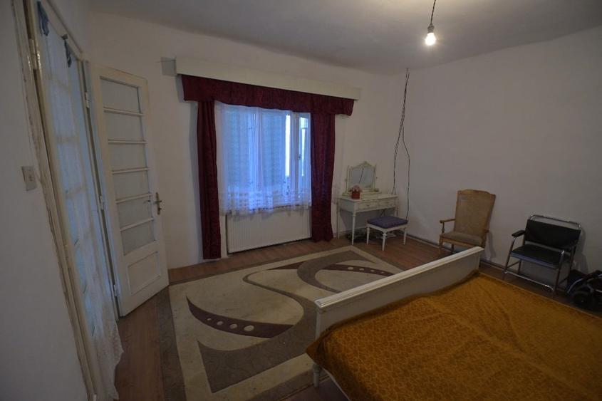 Casă individuală cu 2 camere cu Teren 1833 Mp în Igriș