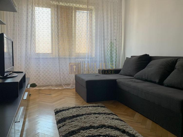 Apartament cu 3 camere semidecomandat, mobilat în Circumvalațiunii