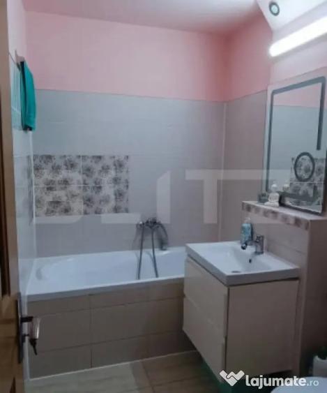Apartament cu 3 camere decomandat în Florilor