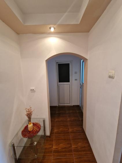 Apartament cu 2 camere decomandat în Vest