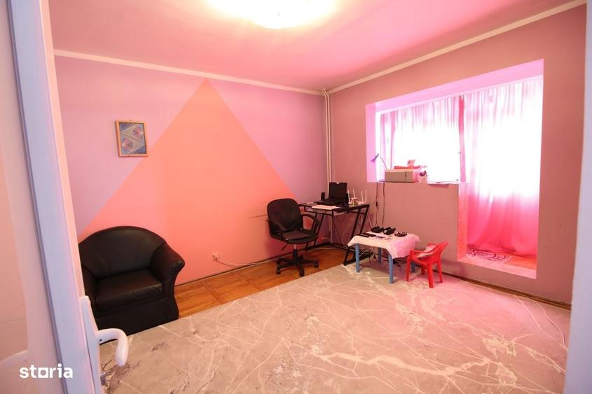 Apartament cu 3 camere decomandat în Port