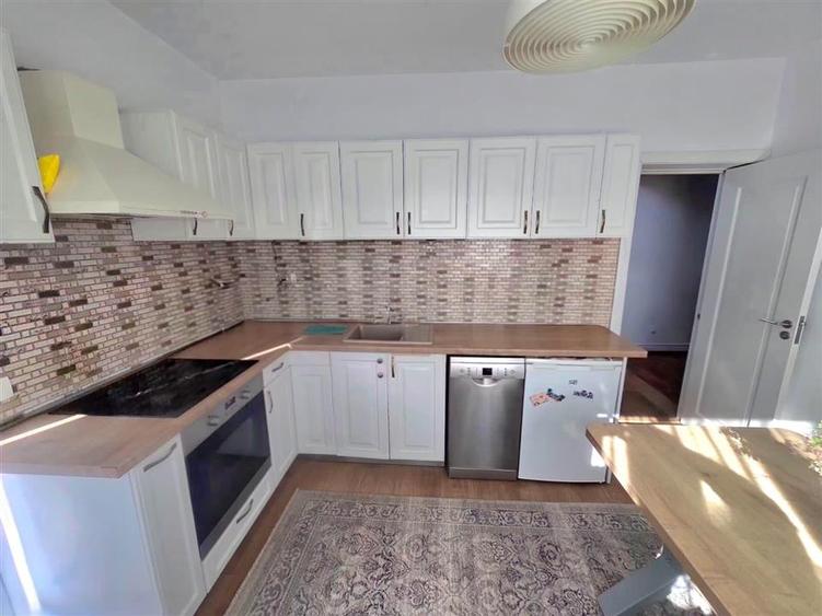 Casă individuală cu 5 camere cu Teren 286 Mp în Moara