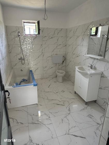 Casă cu 4 camere cu Teren 535 Mp în Mihăești