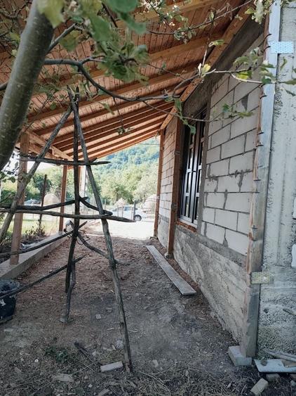 Casă cu 4 camere în Corbșori