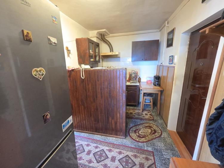 Apartament cu 2 camere semidecomandat în Craiter