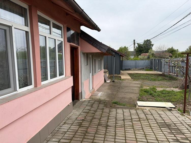 Casă cu 4 camere în Cocoșești