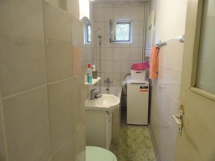 Apartament cu 3 camere semidecomandat în Central