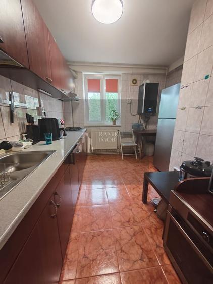 Apartament cu 4 camere decomandat, mobilat în Ozana
