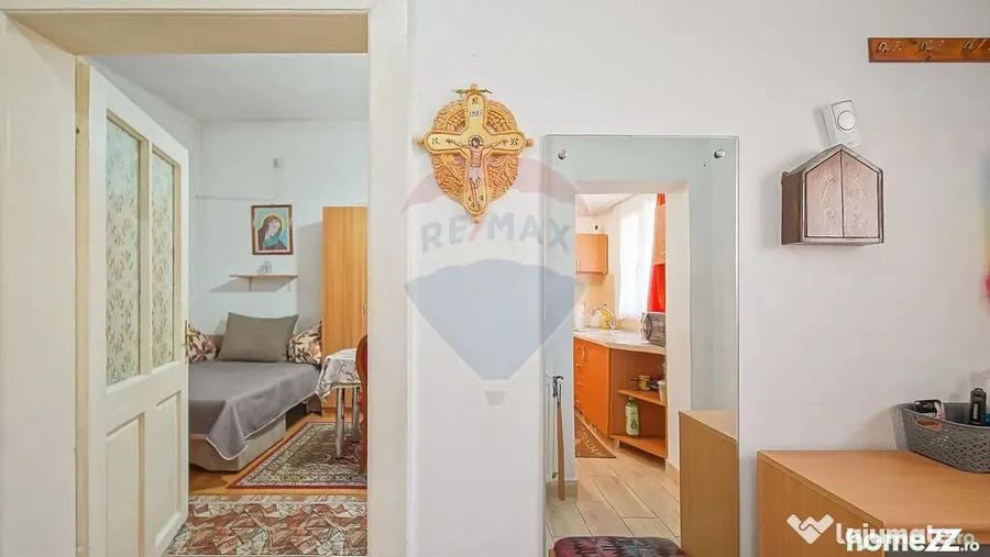 Casă cu 3 camere cu Teren 290 Mp în Central