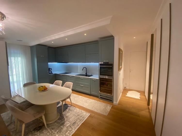Apartament cu 4 camere decomandat, mobilat în Domenii