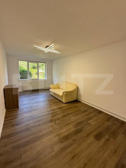 Apartament cu 2 camere decomandat, mobilat în Lotrului