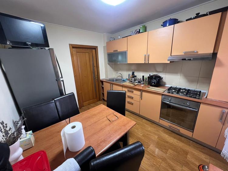 Apartament cu 3 camere, mobilat în Ultracentral
