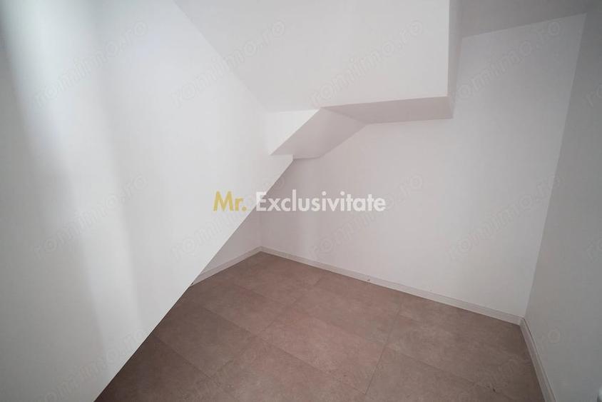 Casă cu 5 camere cu Teren 350 Mp în Pielești