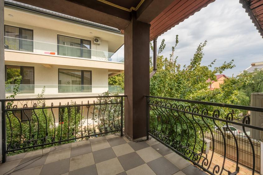Casă cu 5 camere cu Canalizare în Bucureștii Noi