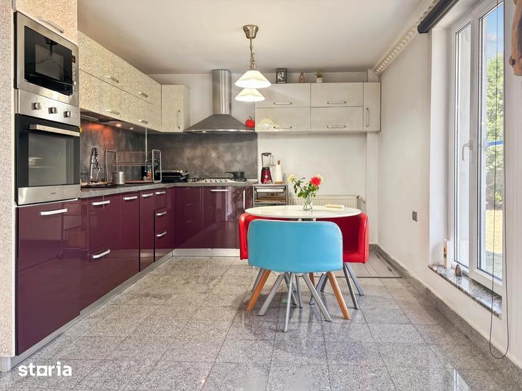 Casă cu 6 camere decomandat cu Teren 500 Mp în Valu lui Traian