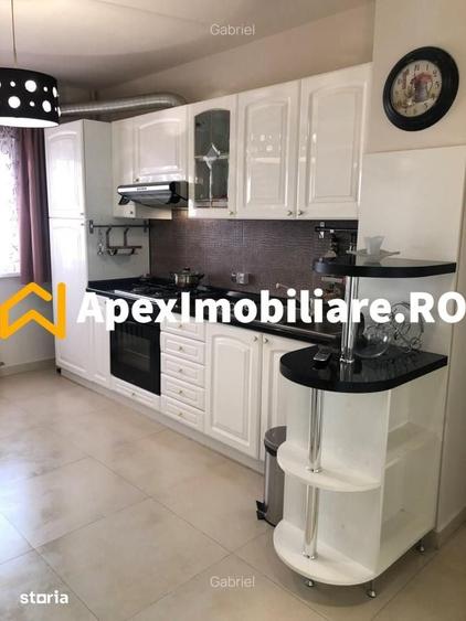 Apartament cu 4 camere semidecomandat în Eminescu