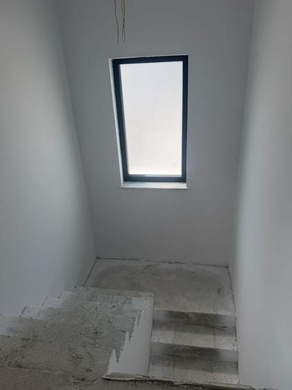 Casă individuală cu 4 camere cu Canalizare în Cârcea