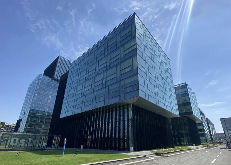 Birou, de 10,178 mp, în Regie