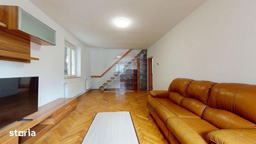 Apartament cu 4 camere, mobilat în Central