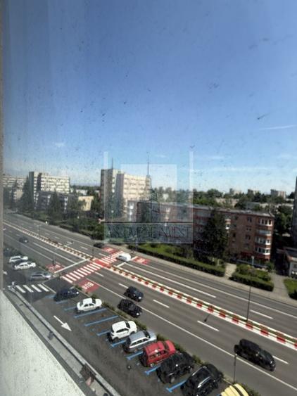 Apartament cu 3 camere circular, mobilat în Calea București