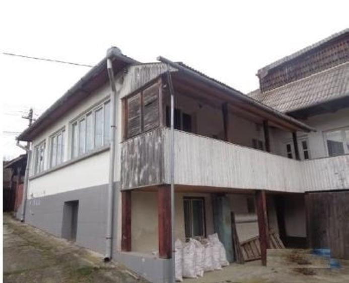Casă individuală cu 5 camere cu Canalizare în Valcău de Jos