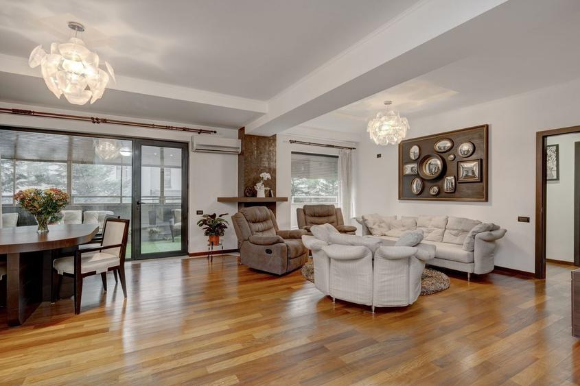 Apartament cu 4 camere decomandat, mobilat în Herăstrău