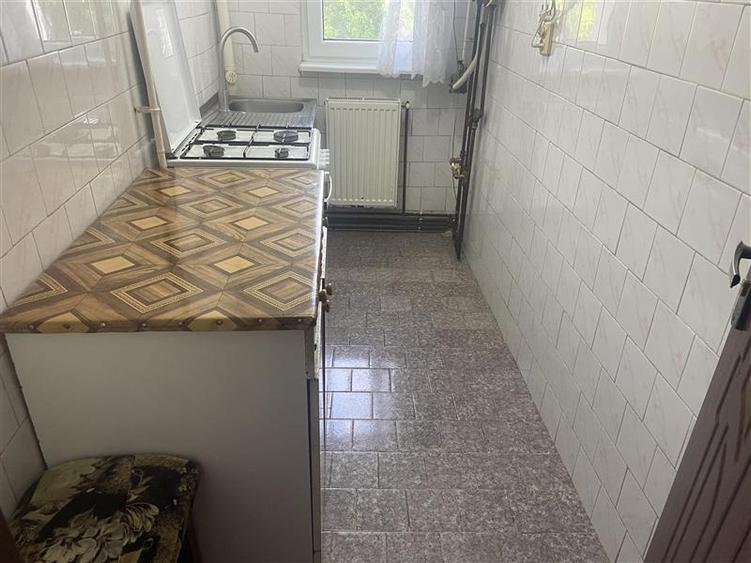 Apartament cu 2 camere decomandat, mobilat în Sud