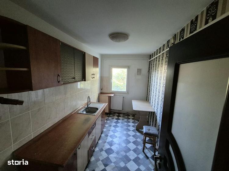 Apartament cu 2 camere decomandat în Nicolina