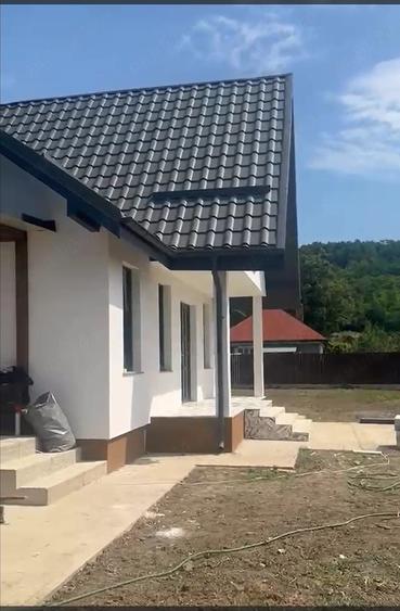 Casă cu Teren 865 Mp în Central