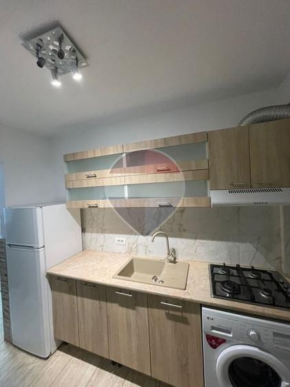 Apartament cu 2 camere decomandat, mobilat în Ultracentral