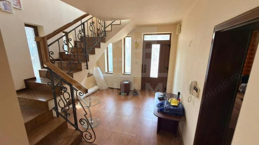 Casă cu Teren 464 Mp în Cârcea