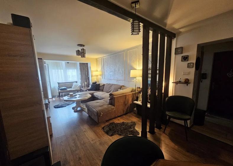 Apartament cu 3 camere în Cetate