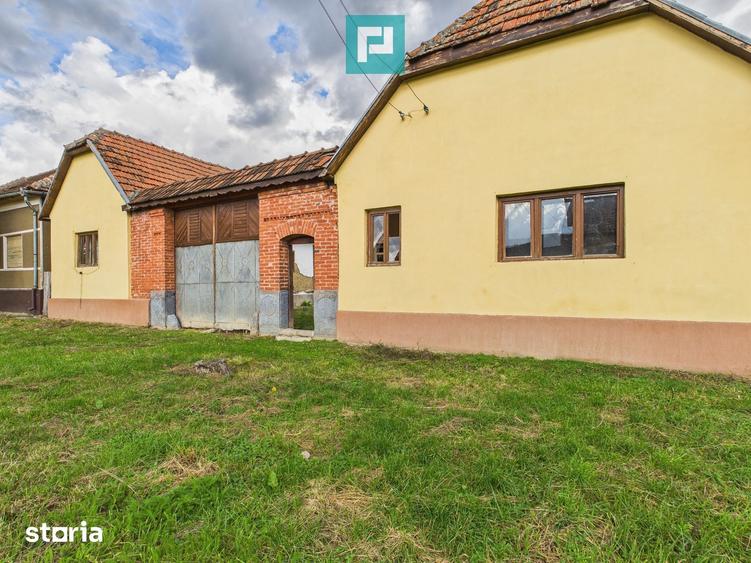 Casă cu 4 camere cu Teren 1080 Mp în Dezna