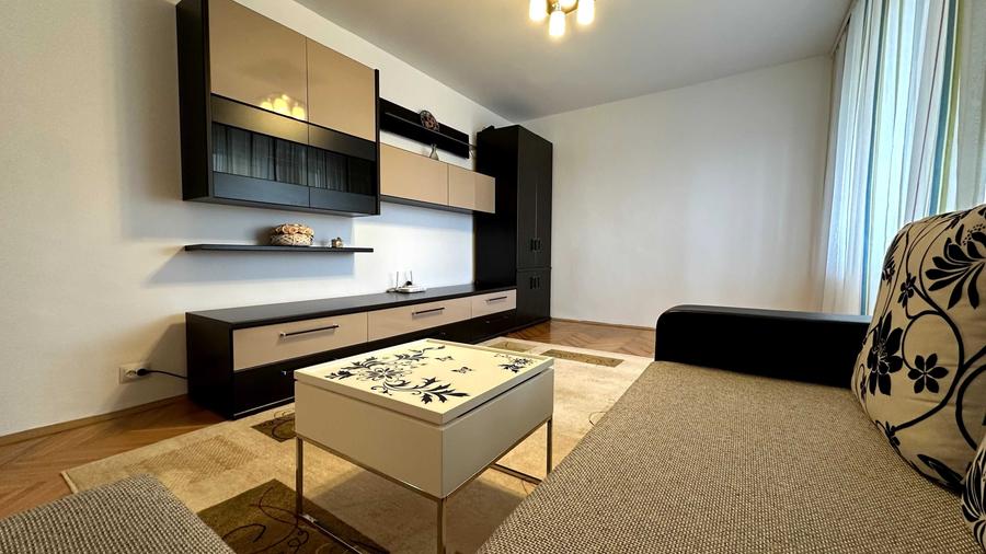 Apartament cu 2 camere decomandat în Pandurilor