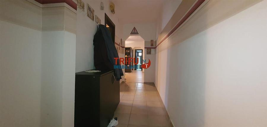Apartament cu 3 camere semidecomandat, mobilat în Cetate