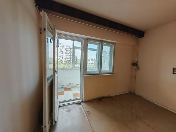 Apartament cu 3 camere decomandat în Faleza Nord