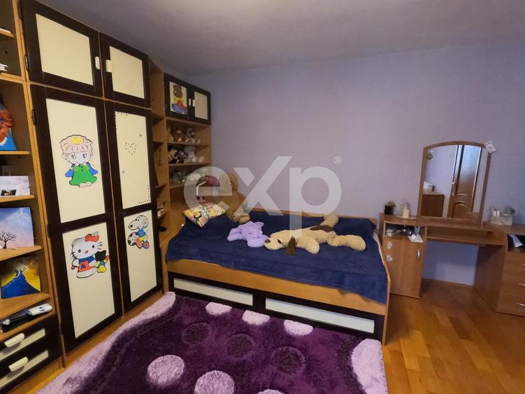Casă individuală cu 7 camere cu Canalizare în Găvana